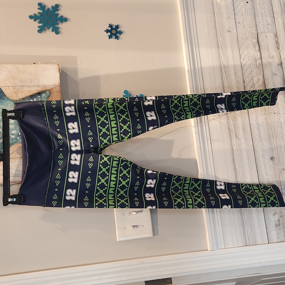 EUC Gwear Women's Sz S Seattle Seahawks #12 Leggings